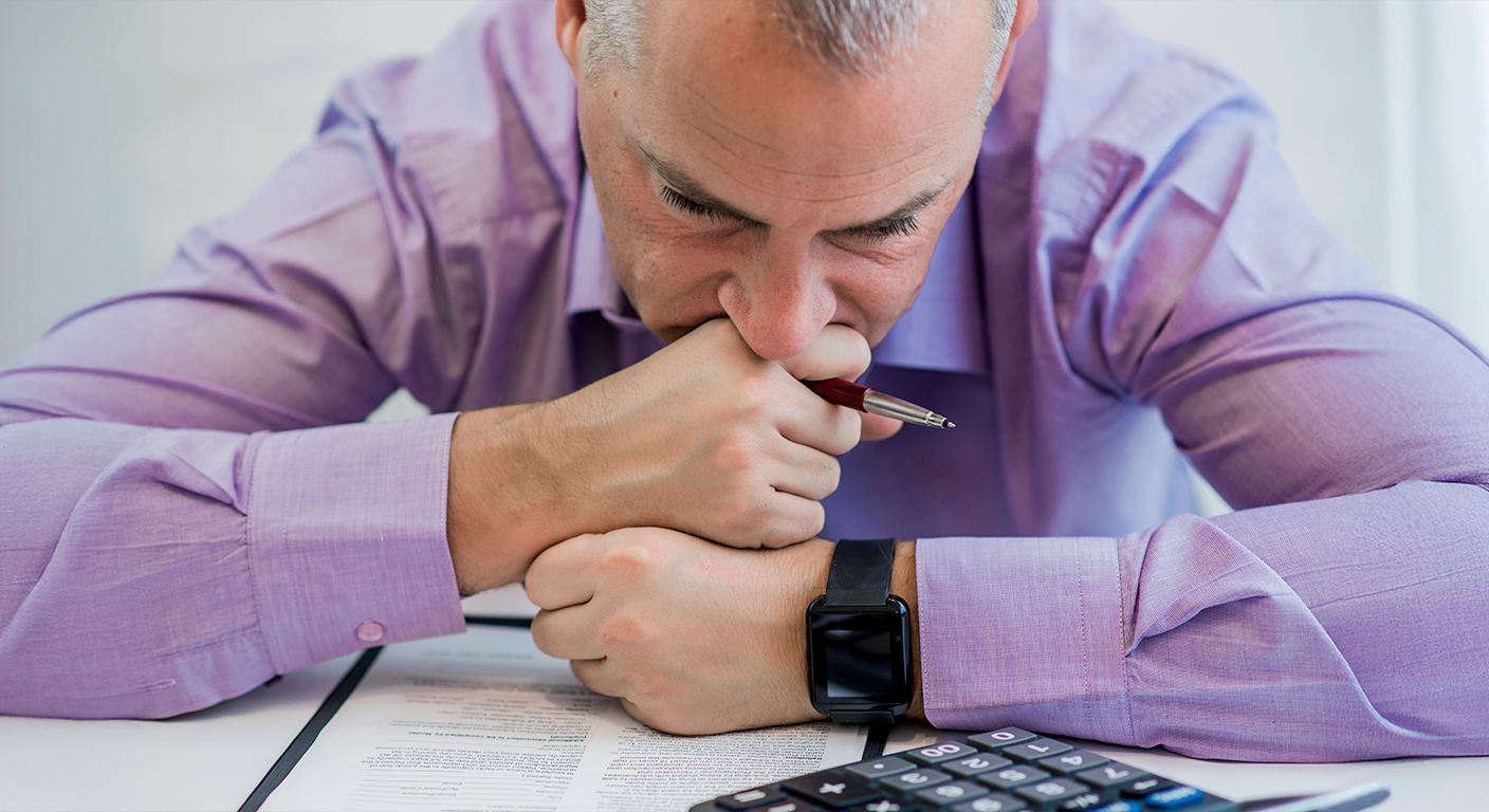 5 atitudes que fazem o corretor perder dinheiro (e como evitar cada uma delas)